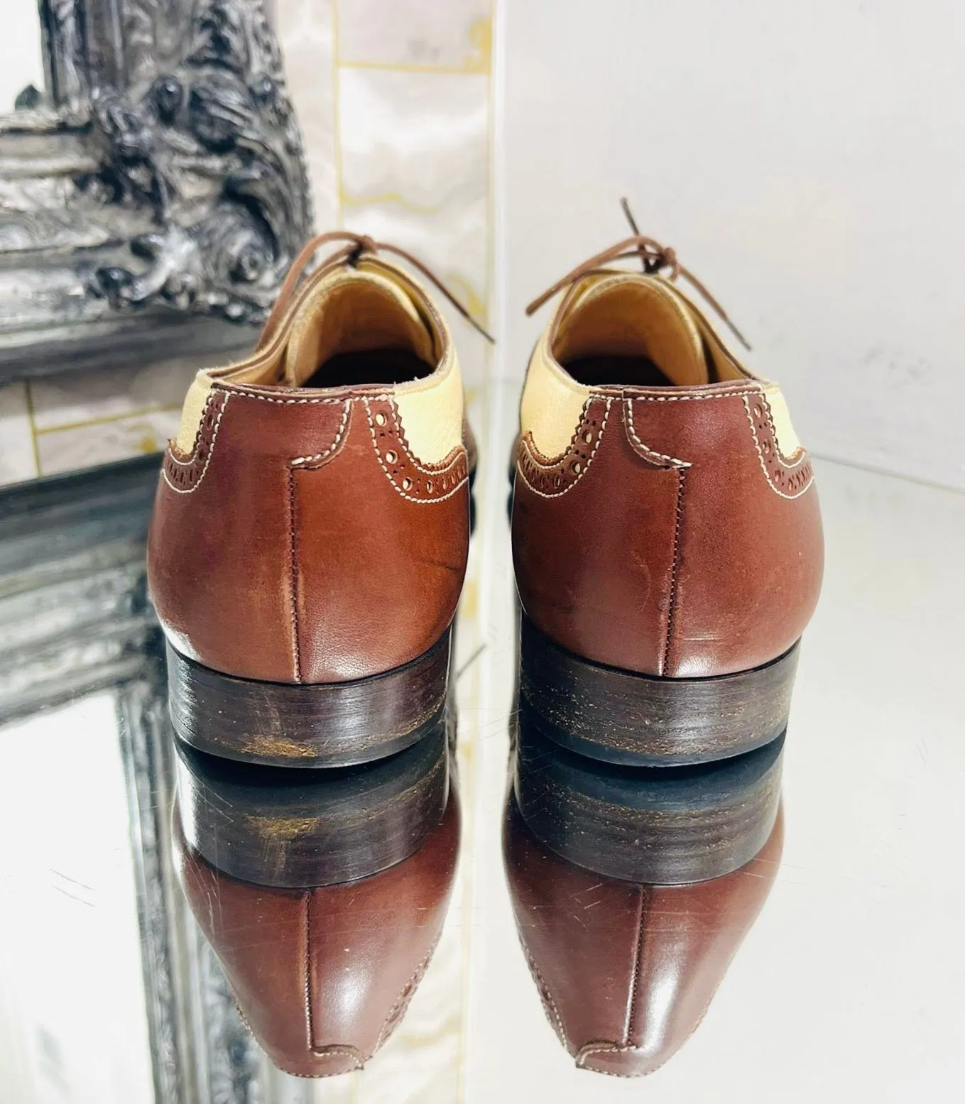 Manolo Blahnik Leather Brogues. Size 40