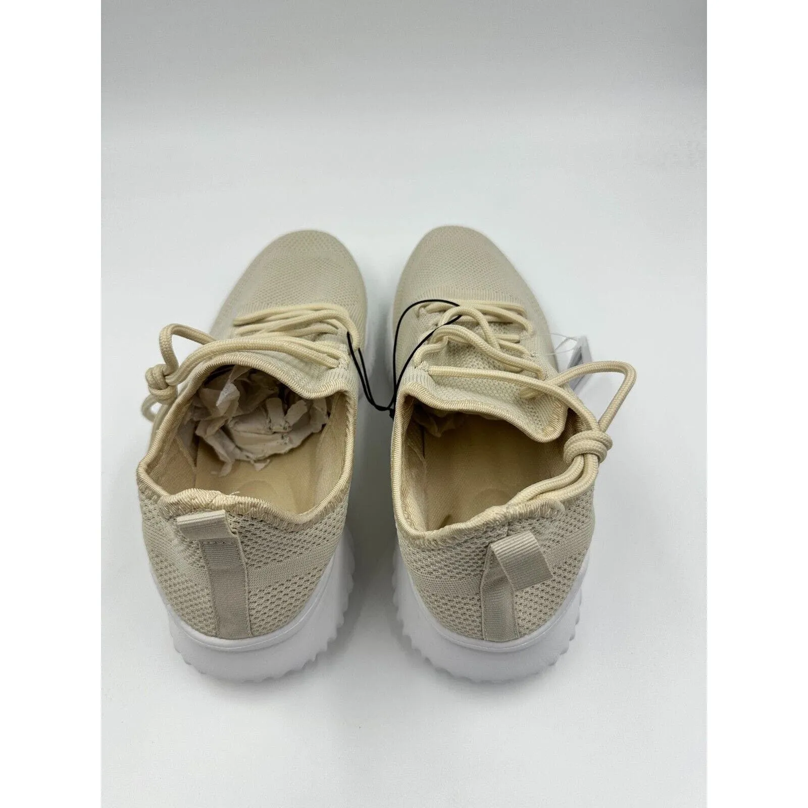 Men's Size 8, Beige and White Slip-On Sneakers