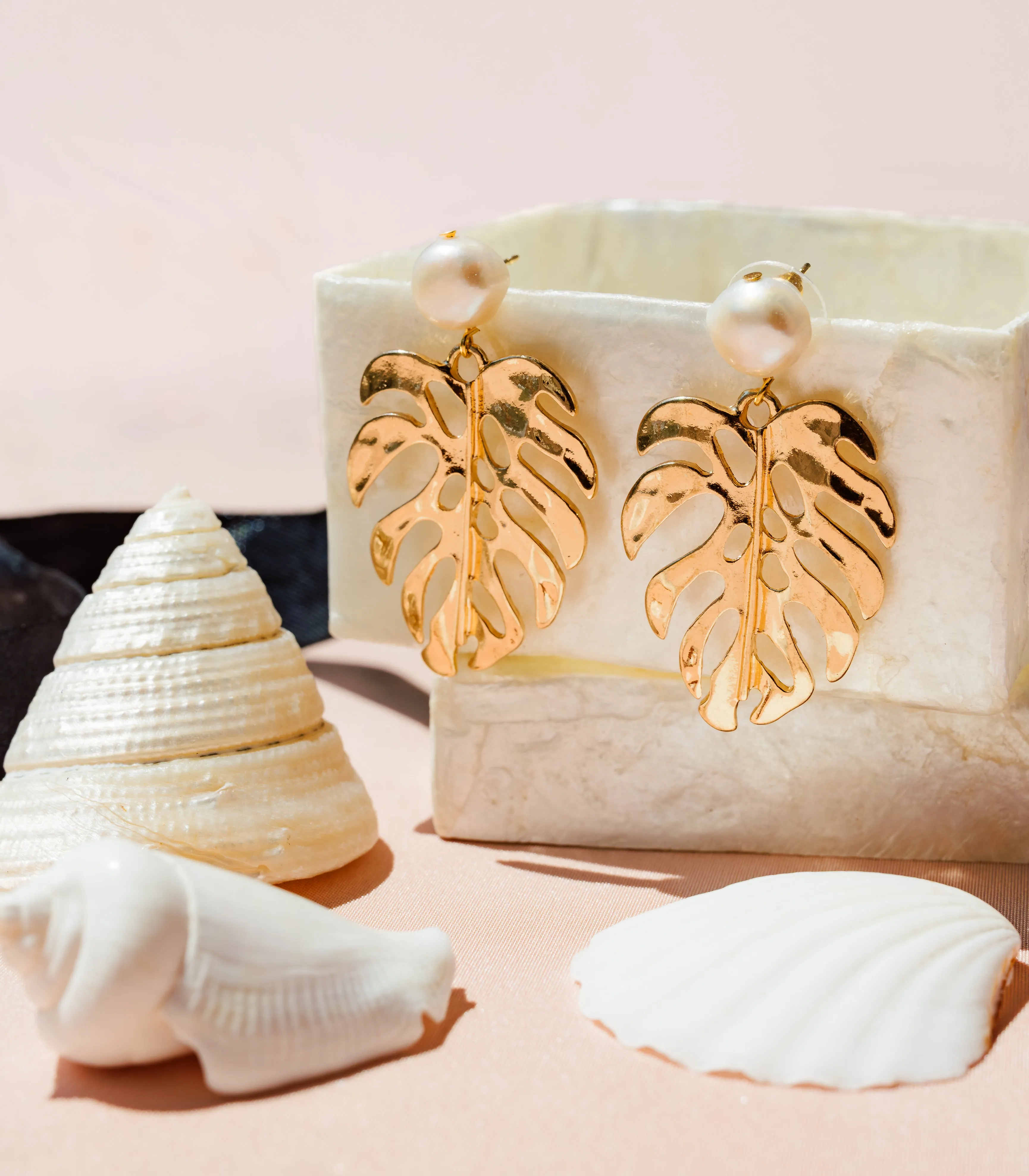 Palmera Pearl Earrings