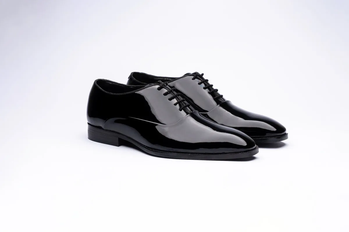 PATENT DERBY LACE-UP- BLACK