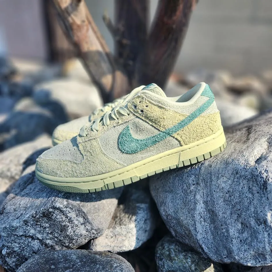 W Nike Dunk Low 'Olive Aura'